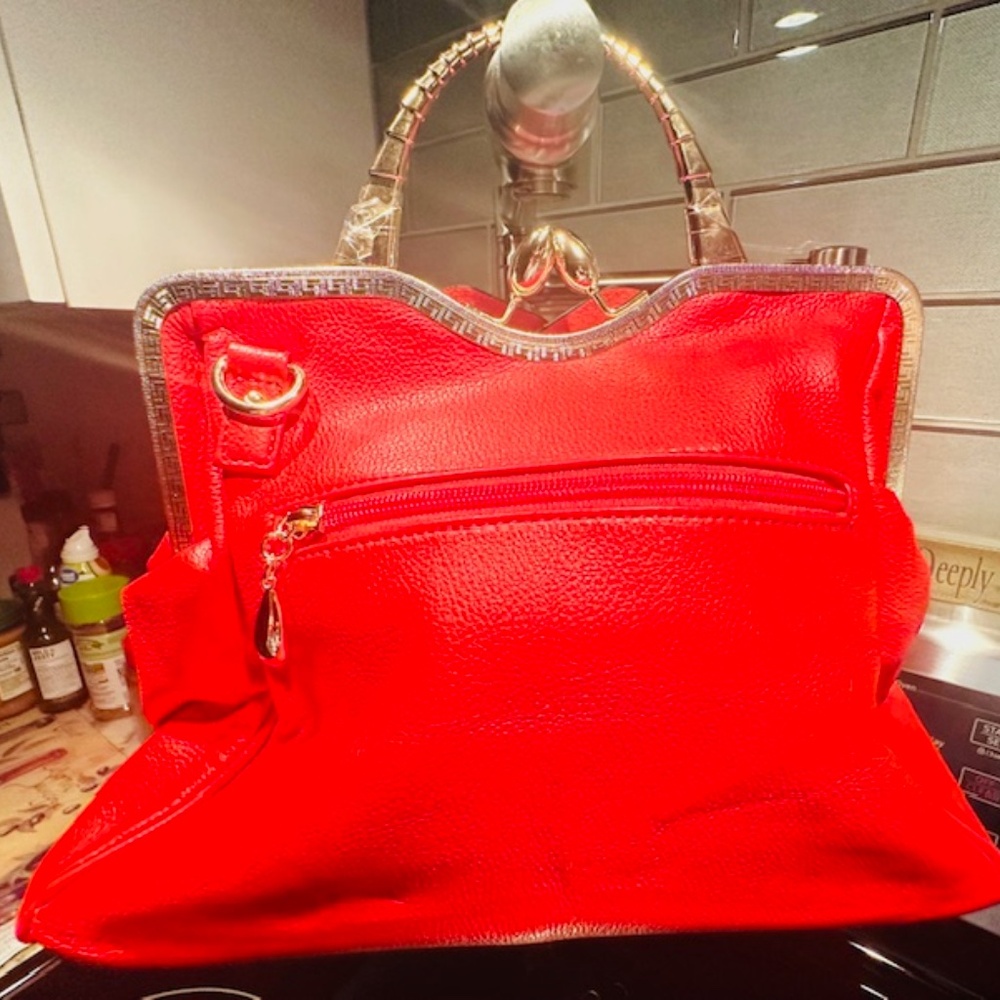 GORGEOUS Red Flower Rose Petal Bag w/Strap & Rhinestone/Gold Handle Accents! - Picture 8 of 14
